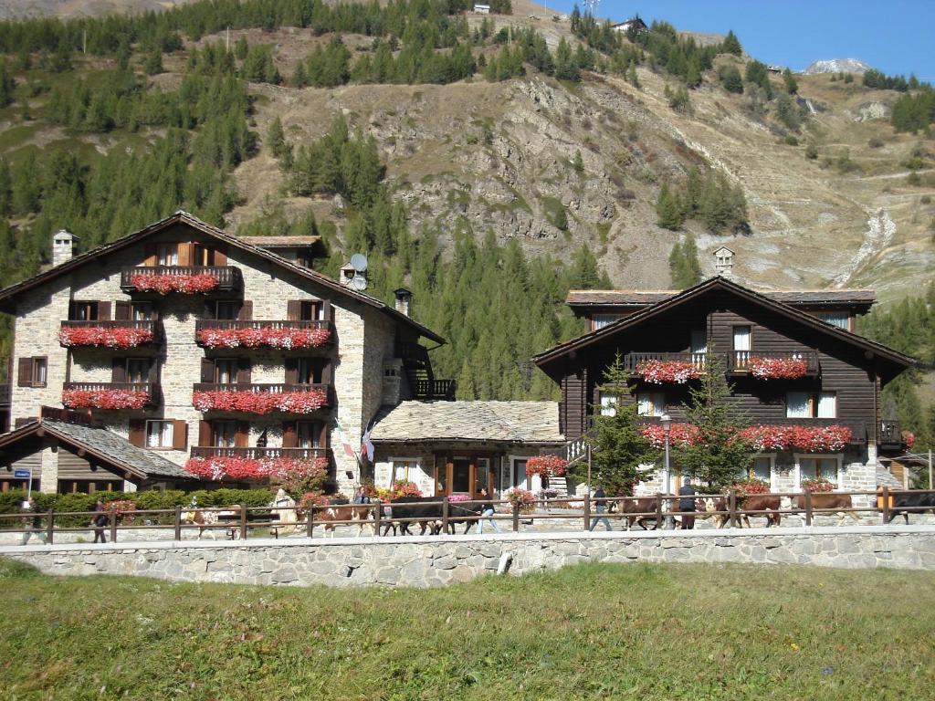 Petit Hotel Cogne Eksteriør billede